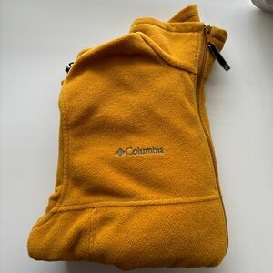 Columbia fleece perfect for the winter time!